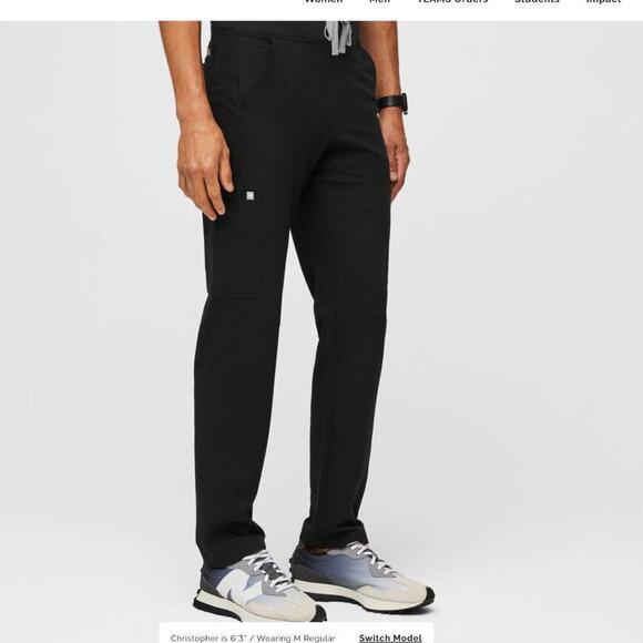 FIGS Men's Axim Cargo Scrub Pants - Black - Size Large - Picture 3 of 8